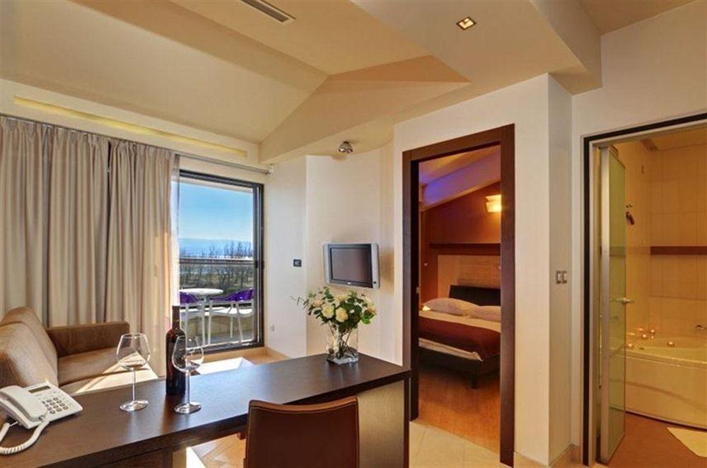 Hotel Diadem Omiš Εξωτερικό φωτογραφία