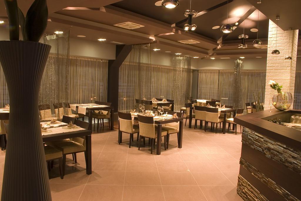 Hotel Diadem Omiš Εξωτερικό φωτογραφία